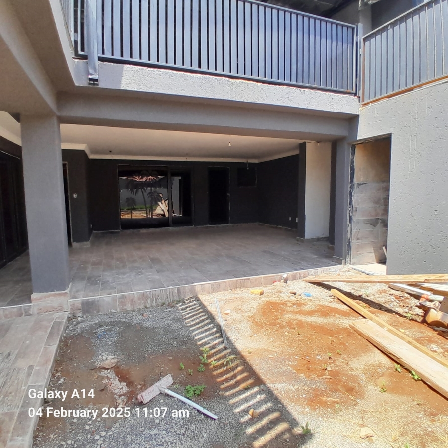 5 Bedroom Property for Sale in Buffelspoort Eco Estate North West